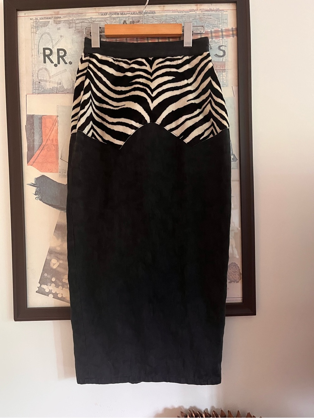 Vintage 80s 90s Zebra Print Column Pencil Midi Skirt Western Yoke Detail XS/S